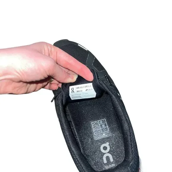 ON CLOUD Women's Black & White Speed Lacing Athletic Sneaker Size 8.5 - Picture 4 of 6